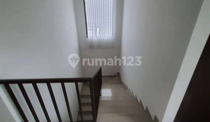 Rumah Hoek Sutera Leora Alam Sutera  11