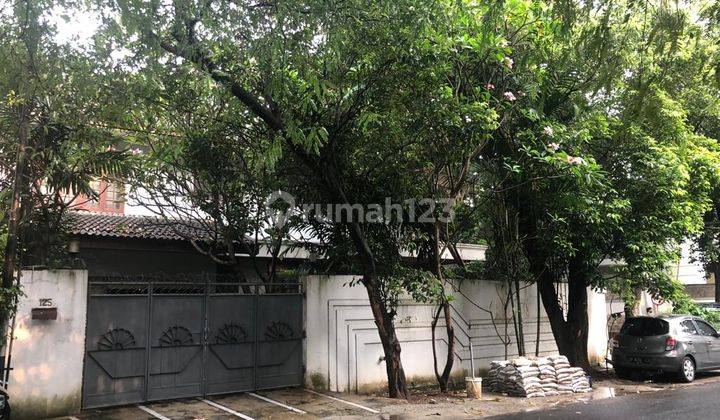 Rumah 2 Lantai Masih Layak Huni Hitung Tanah di Kebayoran Baru 1