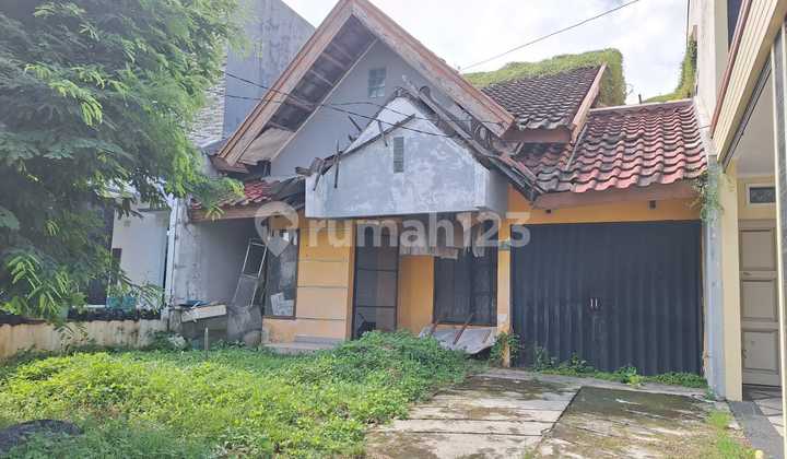 Rumah tua hitung tanah  dalam Cluster di Lippo Cikarang