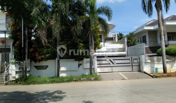 Rumah 2 lantai rapih, jalan lebar,Aman, Harga Nego di Green Garden
