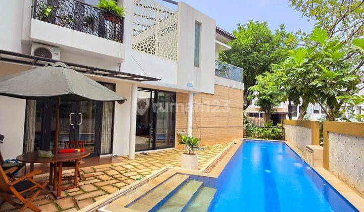 Rumah di Kebayoran Bintaro dengan Pool siap huni di Sektor 7 1