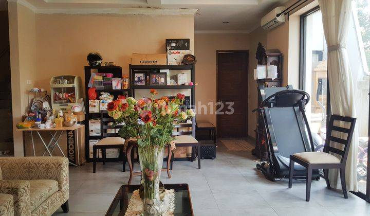 Rumah di Cikini nyaman lokasi strategis di Sektor 8 Bintaro 2