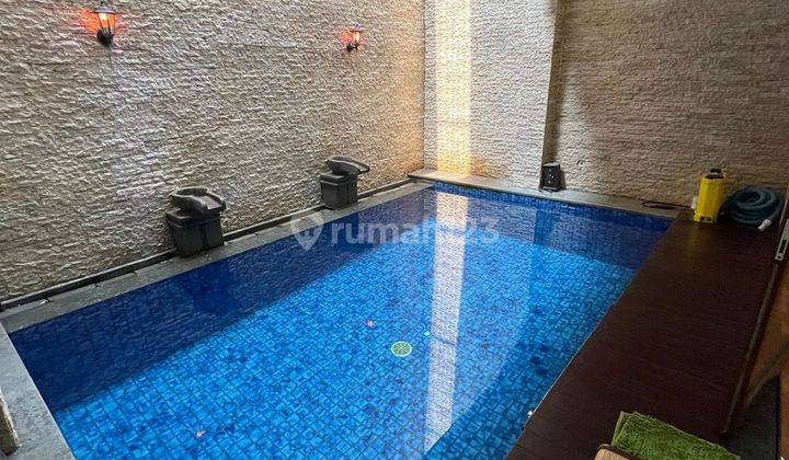 Rumah di Discovery Bintaro dengan pool siap huni di Sektor 9 1