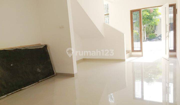 Rumah di Emerald Town House Bintaro, Siap huni di Sektor 9 2