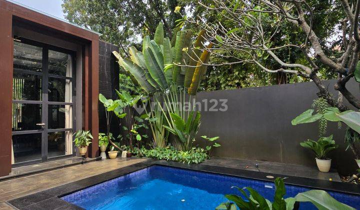 Rumah di Puri Bintaro dengan Pool di Sektor 9 Bintaro 1