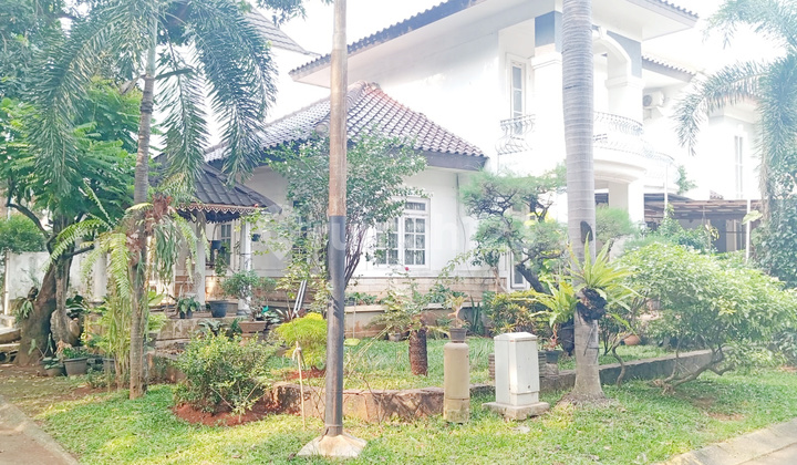 Corner House in Senayan Bintaro Cluster, affordable price and negotiable.