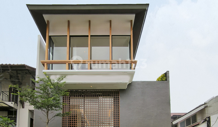 Rumah Brand New dengan Pool di Pondok Indah Jakarta Selatan