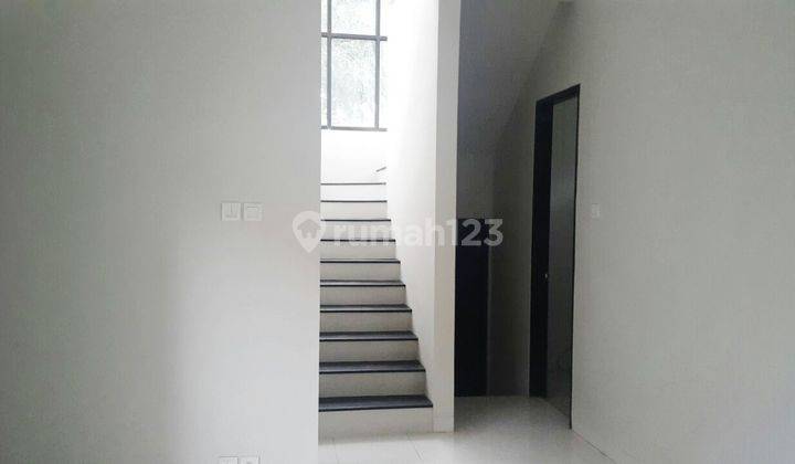 Rumah di Emerald Residence Bintaro Jaya, Hoek, siap huni di Sektor 9 2