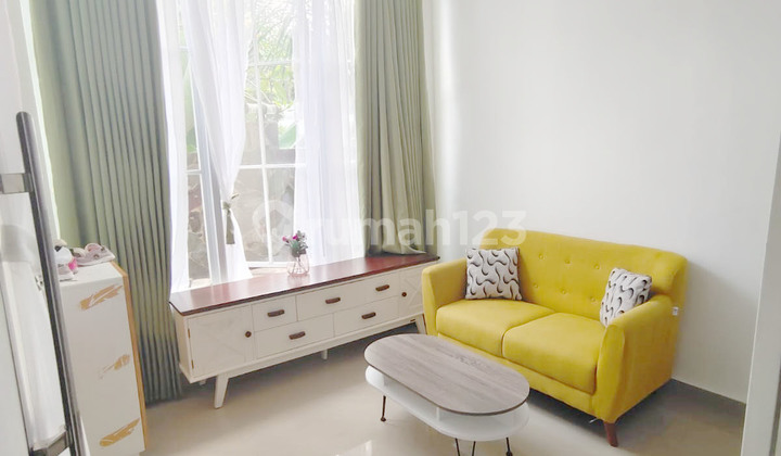 House in Bintaro, Land Area 73, Ready to occupy and well-maintained, located in Bintaro Sector 9