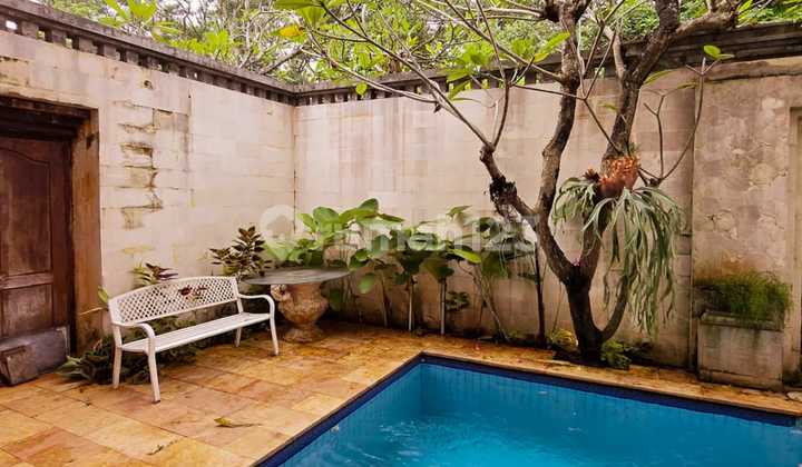 Rumah di Menteng Residence dengan Pool di Bintaro Sektor 7