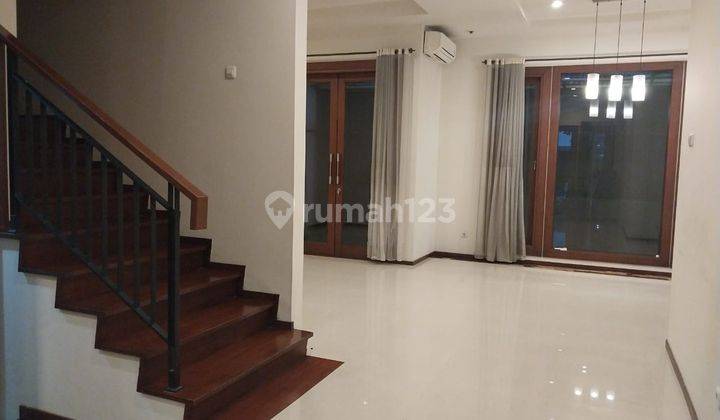 Rumah disewakan di Emerald View Bintaro Sektor 9 1