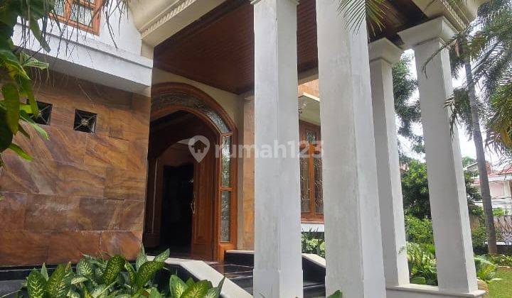 Rumah Mewah dengan Pool di Brawijaya, Kebayoran Baru, Jakarta 1