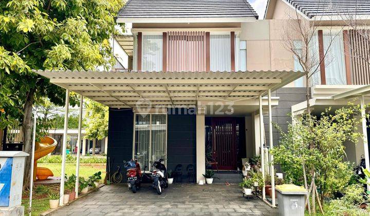 Rumah Cantik di Clover Hill Residence dengan taman di Petukangan Utara 1