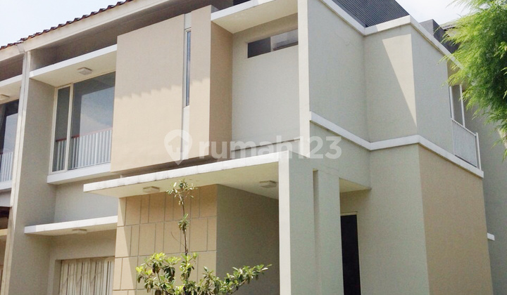 Rumah Bagus Siap Huni dan Asri di Kebayoran Village, Bintaro Jaya Sektor 7 Rumah Bagus Siap Huni dan Asri di Kebayoran Village, Bintaro Jaya Sektor 7