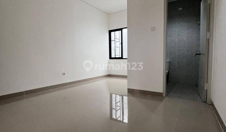 Disewakan Rumah Green Park View Jakarta Barat 5x15m, Unfurnished 1