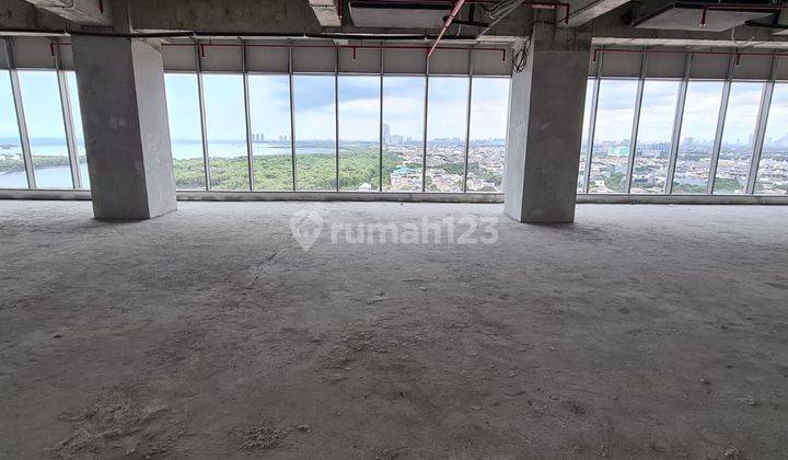 Disewakan Gold Coast Office Tower Eiffel, Mid Floor Level. 1