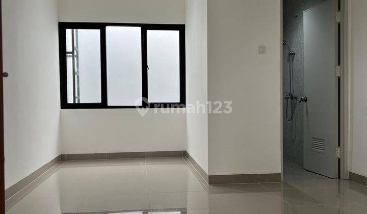 Disewakan Rumah Green Park View Jakarta Barat 5x15m, Unfurnished 2