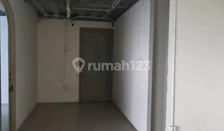 Commercial Space in a bustling, densely populated residential area, Antapani, Bandung. 2