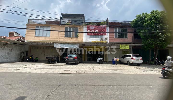 2-Story Shop House in a Busy Area near Trade Centre Mall 2