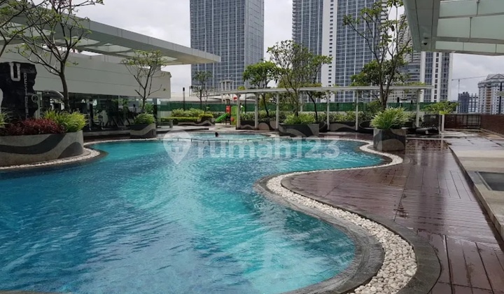Dijual Apartmen Full Furnish Siap Pakai Cantik dengan View Lapangan Golf di Lippo Karawaci Tangerang