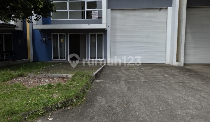 Warehouse for Rent in Bizpoint Warehouse Complex, Ready to Use, Immediate Profit in Cikupa