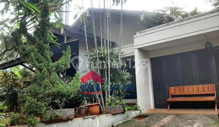 Rumah dengan Pool Murah Nempel Patra Kuningan di Menteng Dalam Jaksel