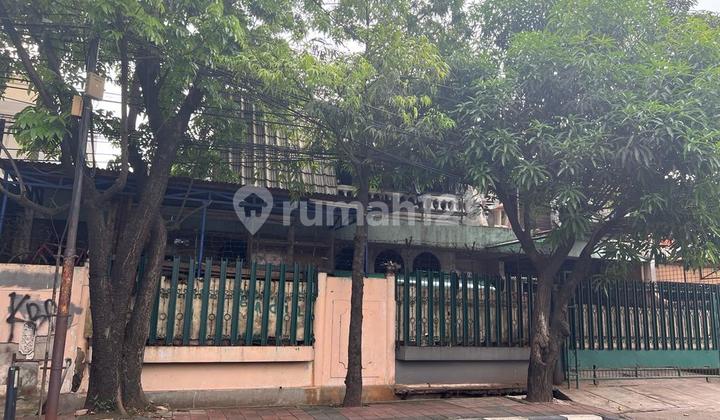 Dekat kampus dan Rumah Sakit Ukrida dijual rumah lama hitung tanah Jalan Kebon Raya, Duri Kepa, JakBar 1