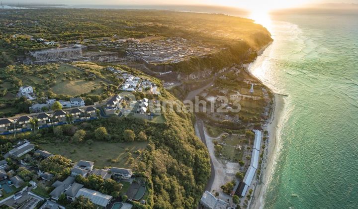 Build a Villa or Hotel on the Most Beautiful Blue Sea Clifffront Land in Bali with an Area of 1.25 Hectares Build a Villa or Hotel on the Most Beautiful Blue Sea Clifffront Land in Bali with an Area of 1.25 Hectares