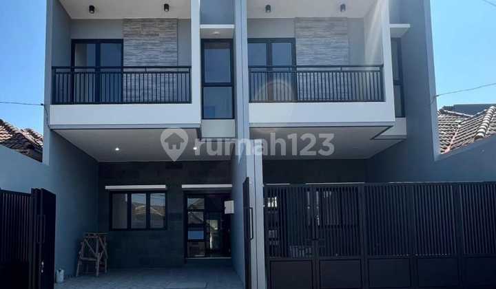 Dijual Rumah Nirwana Eksekutif dekat sekolah IPH, superindo merr Surabaya Timur