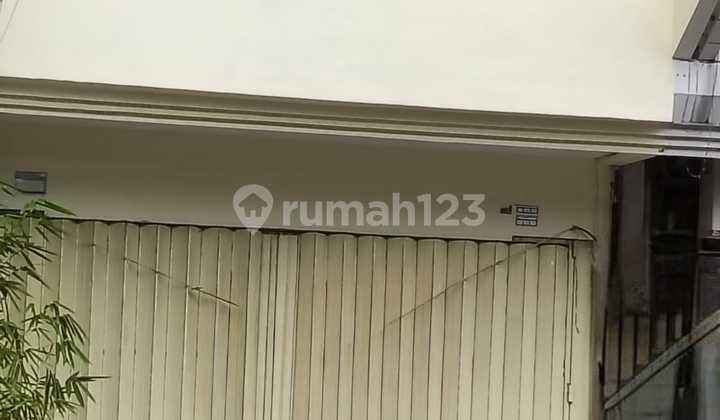 Shop House, 2 Floors Dharmahusada Suitable for Minimalist Business 2