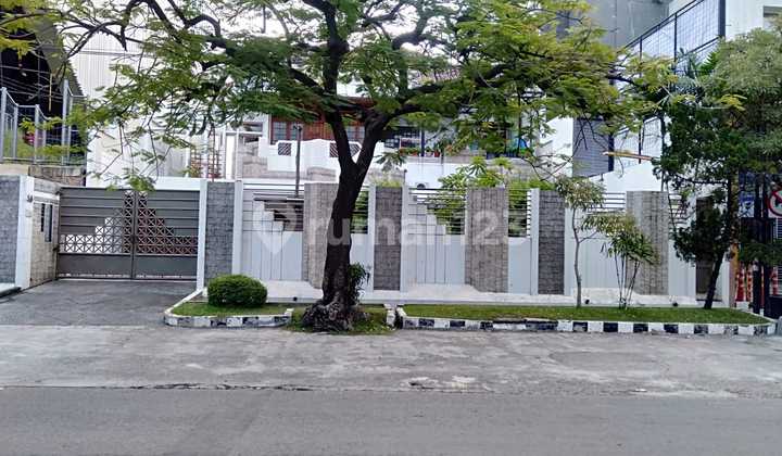 Dijual rumah Mewah tengah kota dengan fasilitas dekat tunjungan surabaya pusat Dijual rumah Mewah tengah kota dengan fasilitas dekat tunjungan surabaya pusat