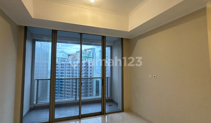 Disewakan Condo Taman Anggrek Residences 3+1 Bedrooms Semifurnish View Pool