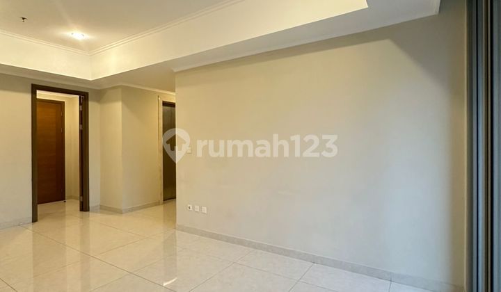Disewakan Condo Taman Anggrek Residences 3+1 Bedrooms Semifurnish View Pool 2