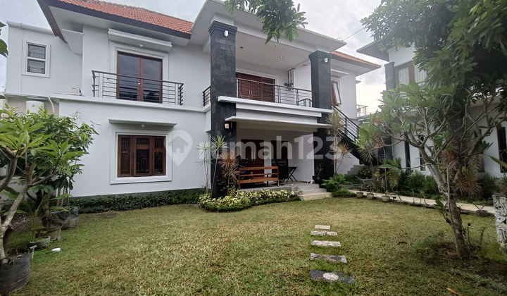 Rumah Besar dengan 7 Kamar Tidur Cocok untuk Investasi Anda Rumah Besar dengan 7 Kamar Tidur Cocok untuk Investasi Anda