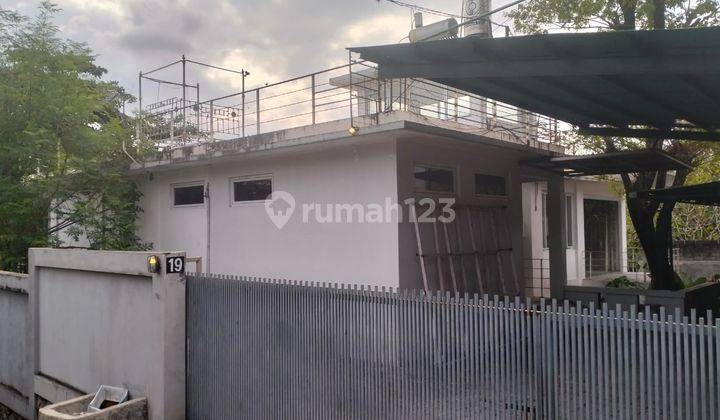 Di Jual Rumah Besar 5 Kamar Tidur di Area Cekomaria, Denpasar 1