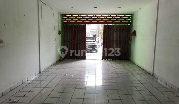 For sale fast, shop house on Sesetan Street, Denpasar. 2