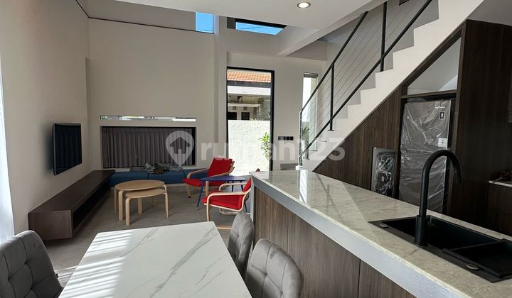 Di Jual villa baru 3 bedroom di area Semer, Kerobokan