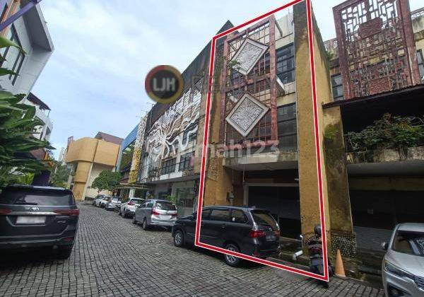 Shophouse for sale at Central Parkir, Kuta, strategic location, only 5 minutes to Kuta Beach 1