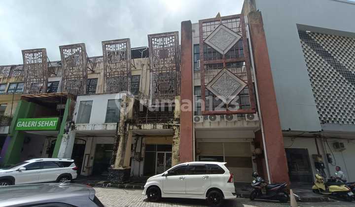 Fully Furnished Shop House with Office Equipment Ready for Occupancy in Kuta