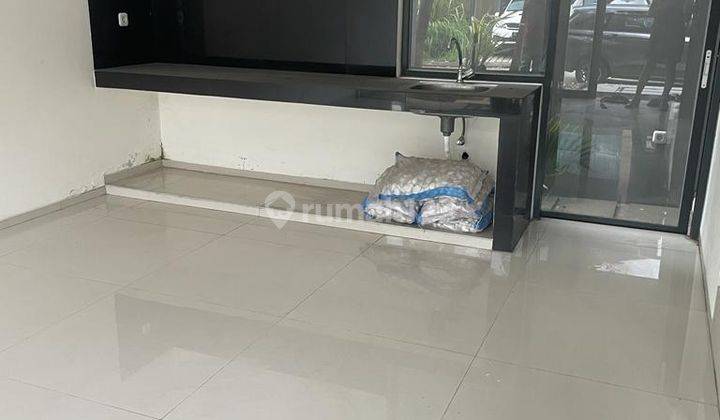 Rumah Murah Bagus Semi Furnished di Golden Stone Serpong 2