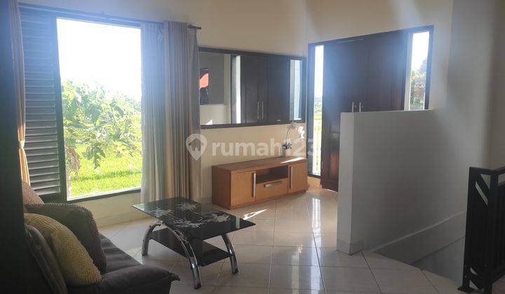 Rumah Cantik 3 Bedroom Semi Furnish Dekat Kerobokan Badung Bali 1