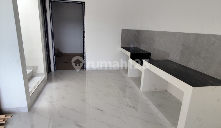 Rumah Indeen Di Cipayung, Jakarta Timur