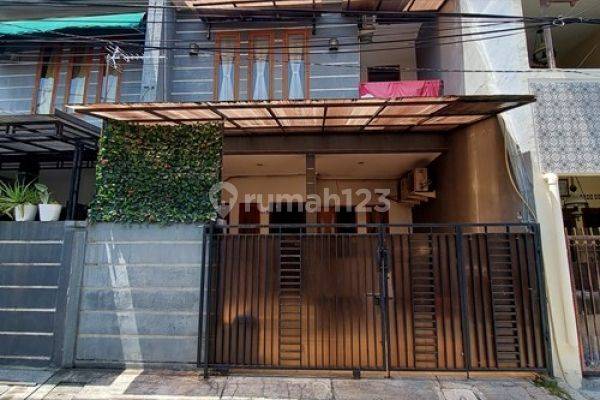 Dijual Rumah 2 Lantai Di Duren Sawit , Jakarta Timur  1