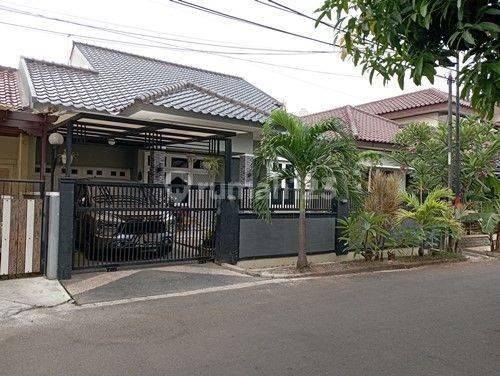 dijual rumah bagus terawat di perumahan di Pondok Kelapa , Jakarta  2