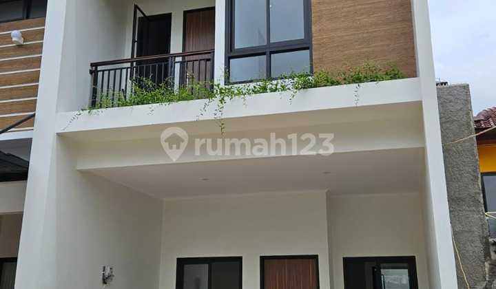 Rumah Baru di Pejaten, Pasar Minggu.