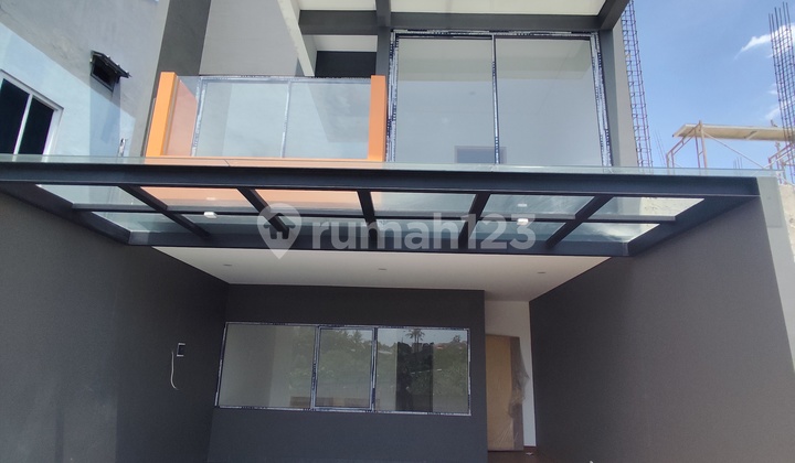 Rumah Indeen Di Cipayung, Jakarta Timur