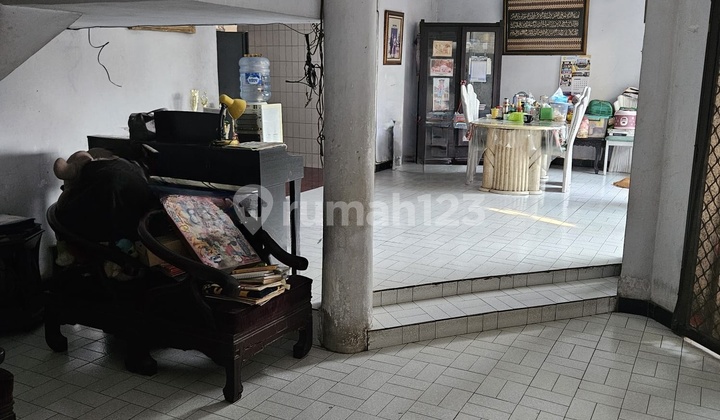 For Rent Business House in Pondok Kelapa, East Jakarta