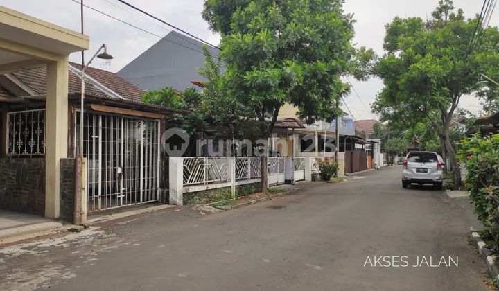 DISEWAKAN RUMAH NYAMAN AMAN STRATEGIS, JL KEMBAR  MAS 