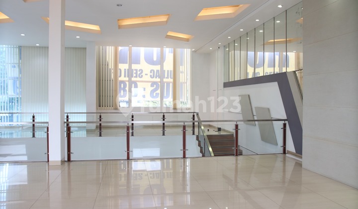 Spacious Office Ready for Use on Main Road Bkr Spacious Office Ready for Use on Main Road Bkr