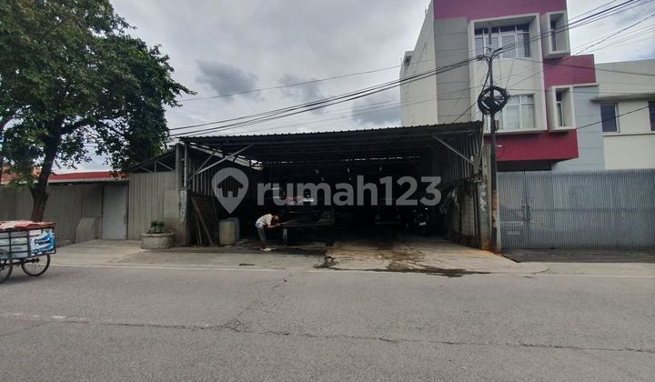 Ruang Usaha di Mainroad Sriwijaya